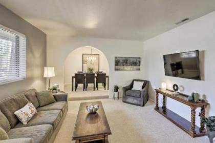 Country Club Home - 18 Miles to Arizona Snowbowl! - image 4