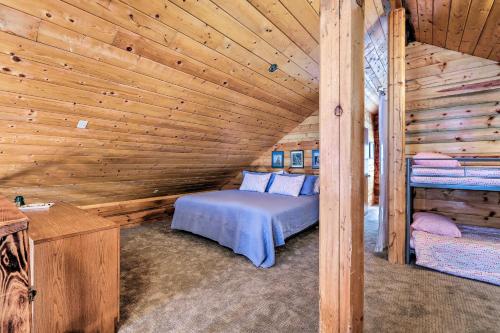 Fully Remodeled Munds Park Woodland Cabin Getaway! - image 2
