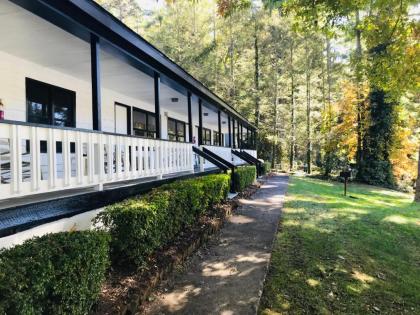 Mill House Lodge - Flat Rock - image 15