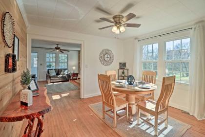 Flat Rock Home by Main St 7 Mi to The Gorge! - image 9