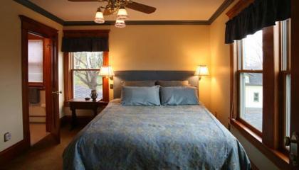 Breezy Hill Inn - image 11