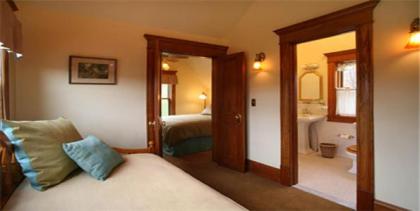 Breezy Hill Inn - image 13