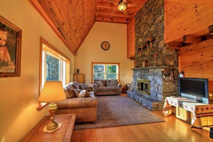 Bearpen Lodge on 125 Acres - Near Belleayre Mtn! - image 3