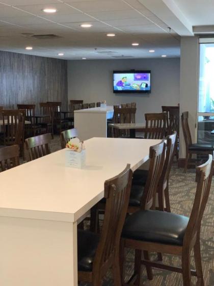 Wingate by Wyndham Fletcher at Asheville Airport - image 5