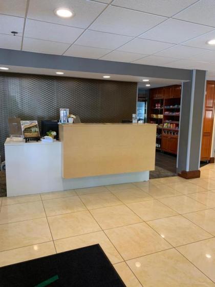 Wingate by Wyndham Fletcher at Asheville Airport - image 7