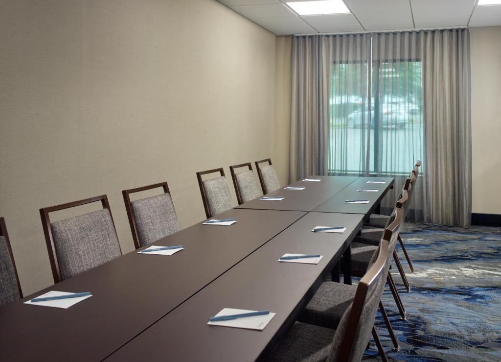 Fairfield Inn & Suites by Marriott Asheville Airport/Fletcher - image 7