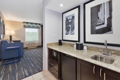 Hampton Inn and Suites Flint/Grand Blanc - image 18