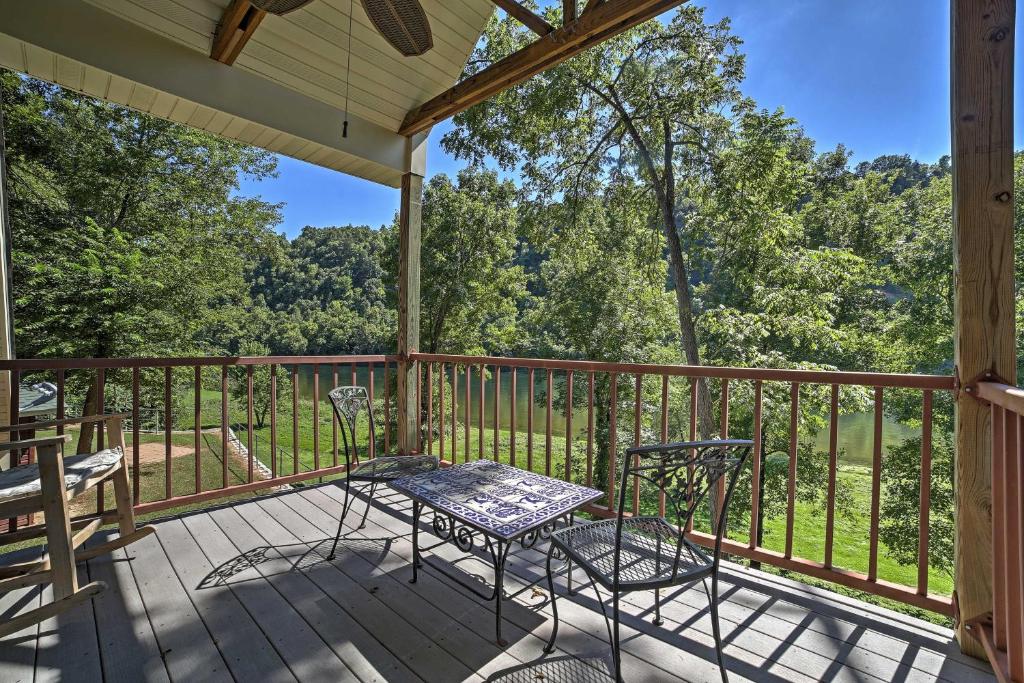 Flippin House - A Fishers Paradise on White River - main image