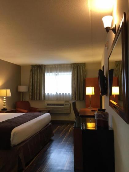 Floral Park Motor Lodge - image 13