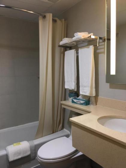 Floral Park Motor Lodge - image 15