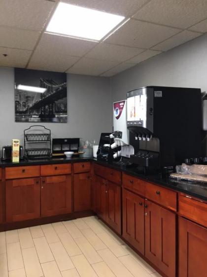 Floral Park Motor Lodge - image 4