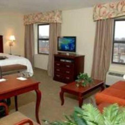 Hampton Inn & Suites-Florence Downtown - image 14