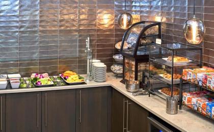 Hilton Cincinnati Airport - image 13