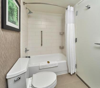 Hilton Cincinnati Airport - image 17