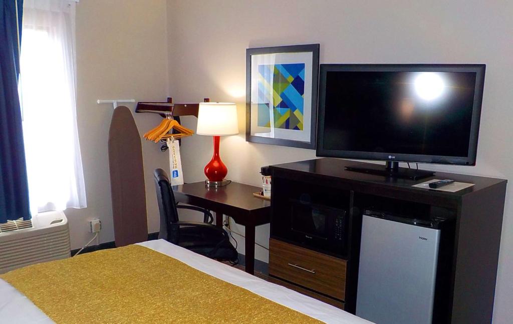 SureStay Hotel by Best Western Florence - image 2