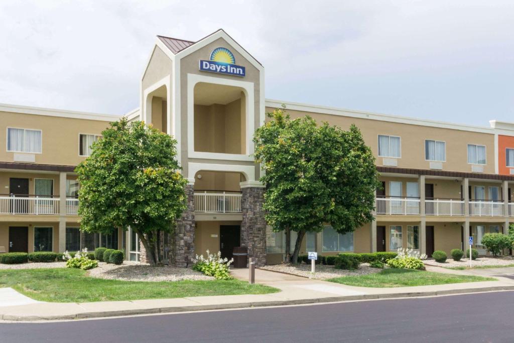 Days Inn by Wyndham Florence Cincinnati Area - main image