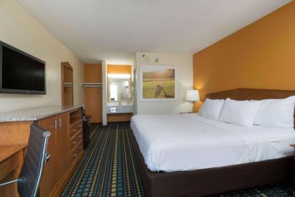 Days Inn by Wyndham Florence Cincinnati Area - image 13