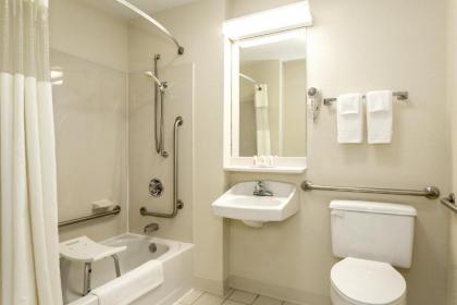 Days Inn by Wyndham Florence Cincinnati Area - image 15