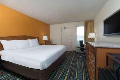 Days Inn by Wyndham Florence Cincinnati Area - image 6