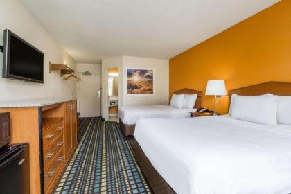 Days Inn by Wyndham Florence Cincinnati Area - image 7