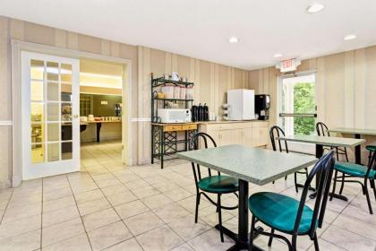 Microtel Inn & Suites by Wyndham Florence/Cincinnati Airpo - image 11