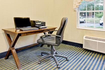 Microtel Inn & Suites by Wyndham Florence/Cincinnati Airpo - image 14