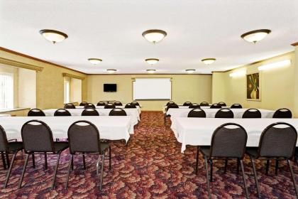 Microtel Inn & Suites by Wyndham Florence/Cincinnati Airpo - image 9