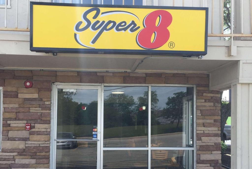 Super 8 by Wyndham Florence - main image