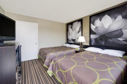 Super 8 by Wyndham Florence - image 10