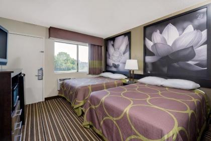 Super 8 by Wyndham Florence - image 5