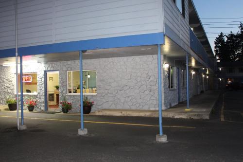 Silver Sands Motel - main image