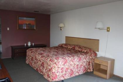 Silver Sands Motel - image 2