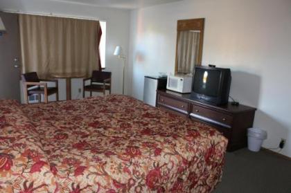 Silver Sands Motel - image 3