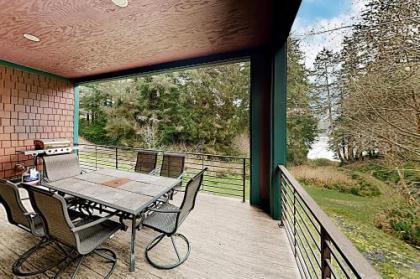 New Listing! Serenity Lake House on the Siltcoos home