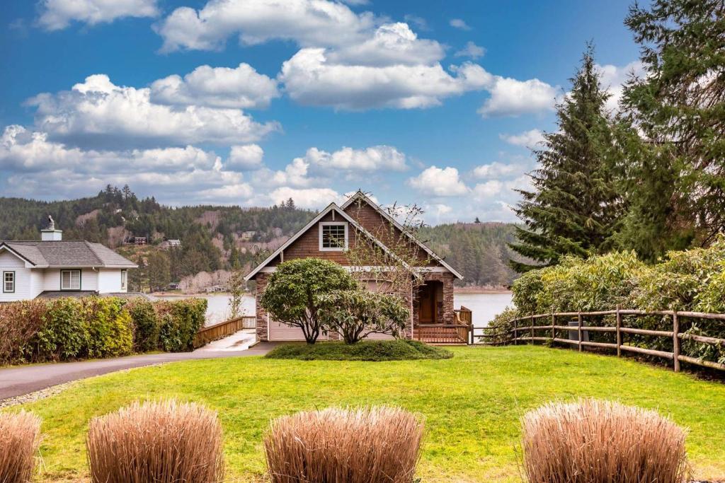Vista Point Lake House - main image