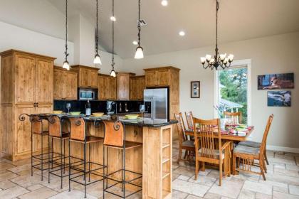 Vista Point Lake House - image 13