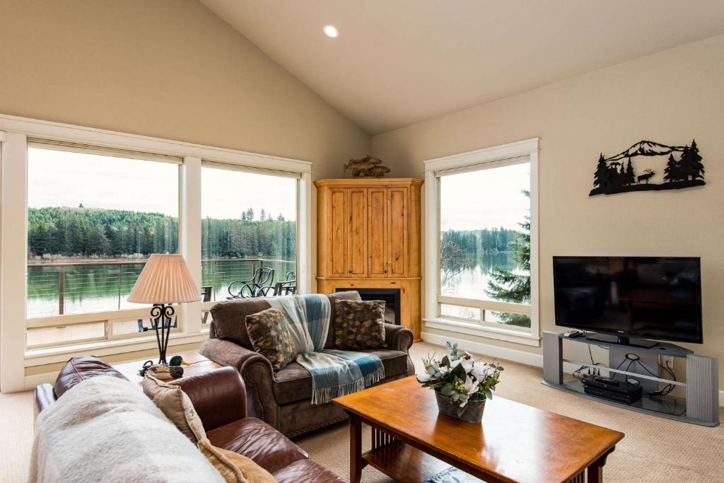 Vista Point Lake House - image 6