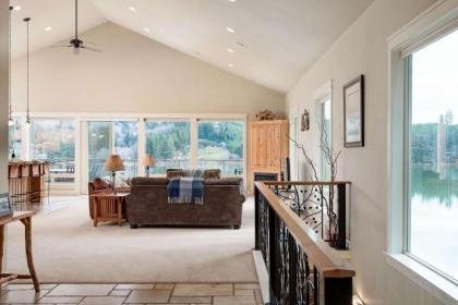 Vista Point Lake House - image 8