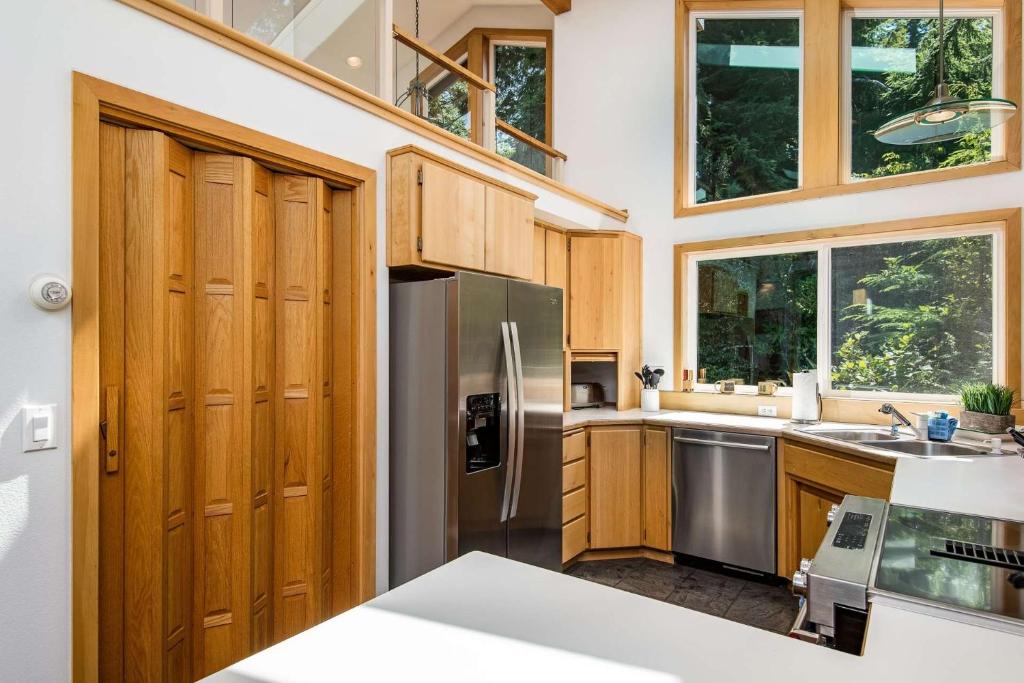Cedar Point Mercer Lakehouse - image 3