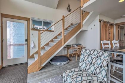 Chic Coastal Abode with Balcony Steps to Beach - image 6