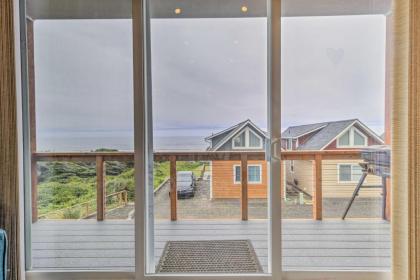 Chic Coastal Abode with Balcony Steps to Beach - image 7