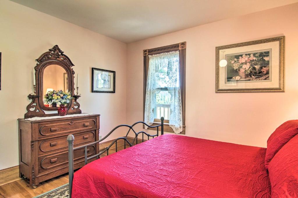Florissant House with Sangre de Cristo Views! - image 2