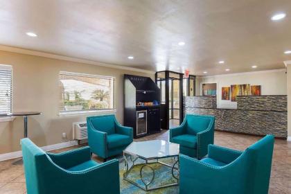 Rodeway Inn - image 1