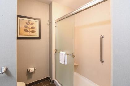 Hampton Inn Foley - image 13