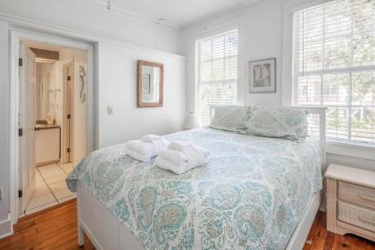 Sea Salt Cottage - image 5