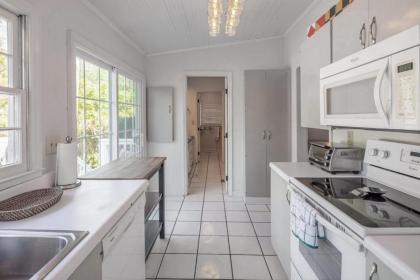Sea Salt Cottage - image 6