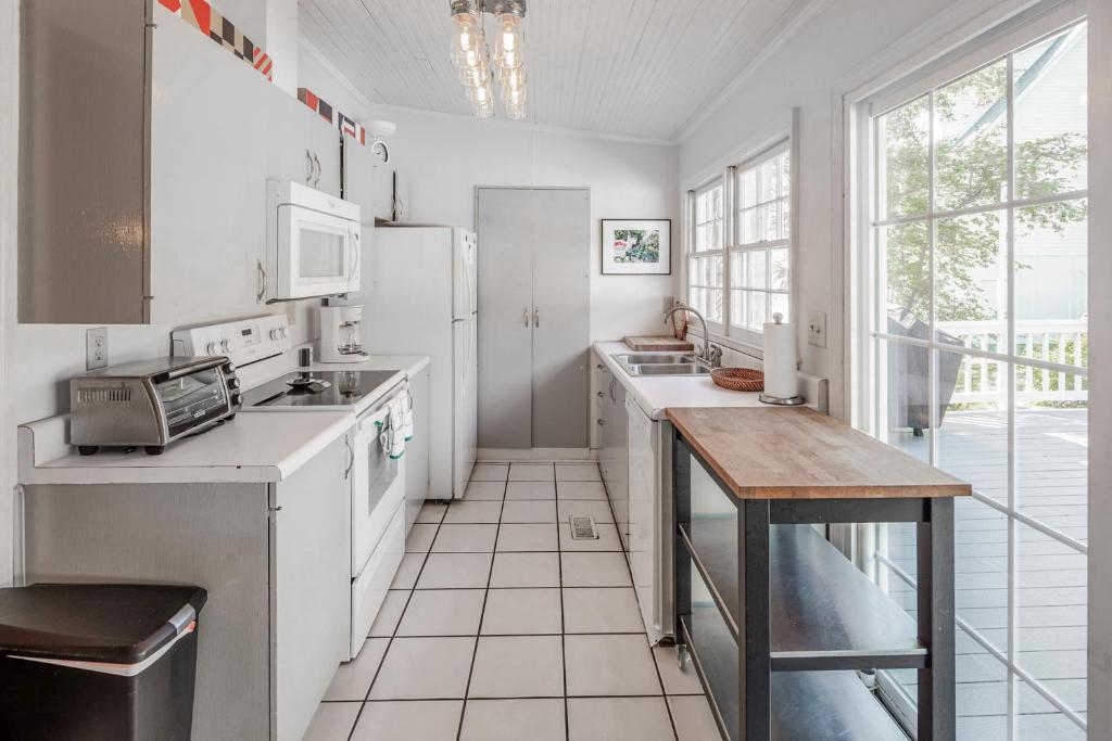 Sea Salt Cottage - image 7
