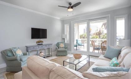 114 West Arctic Folly Beach