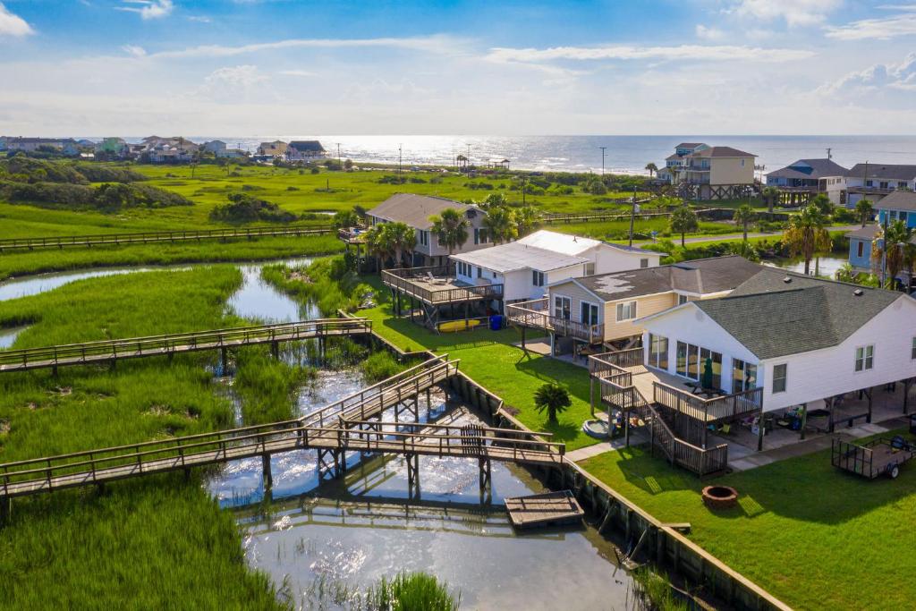 1512 Forest Ave - Deep Water Dock - Endless Sunsets - main image