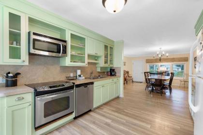 612 E Ashley - Shore Beats Work - 4 Bedrooms - image 10